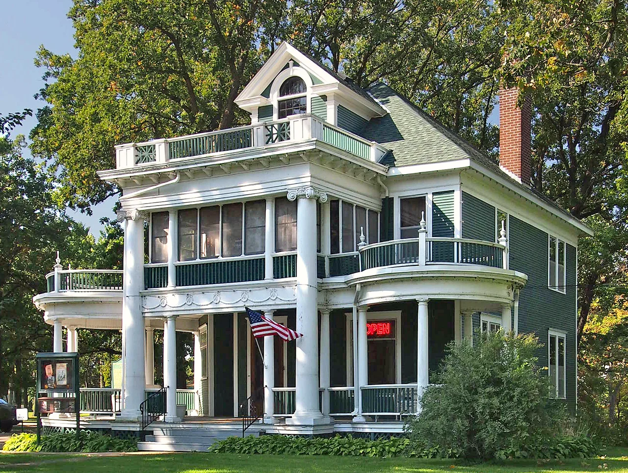 Burton-Rosenmeier House (now the Little Falls Convention and Visitors Bureau), 606 1st St SE, Little Falls, Minnesota, USA. Viewed from the east.
This is an image of a place or building that is listed on the National Register of Historic Places in the United States of America. Its reference number is 86000328 (Wikidata).