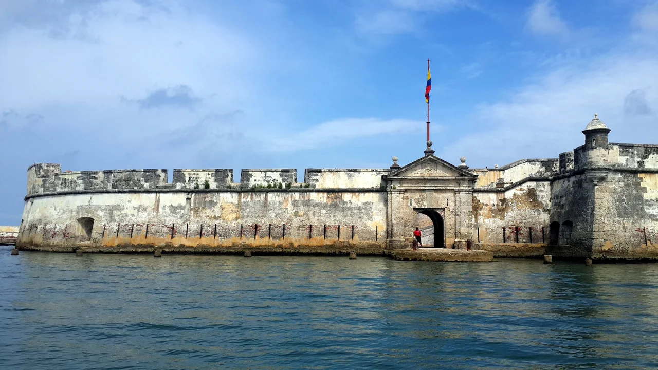This is a photo of a Colombian monument with location ID